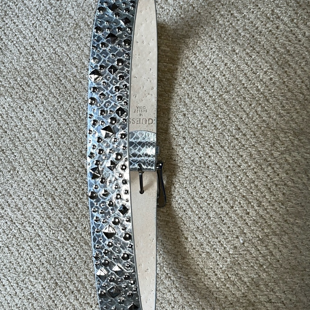 Silver guess belt